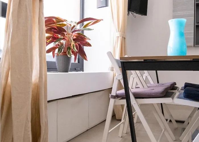 Hotel Alma's House *